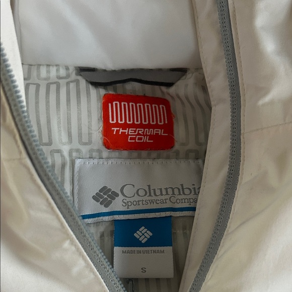 Columbia Light Gray and White Hooded Jacket - Picture 3 of 3
